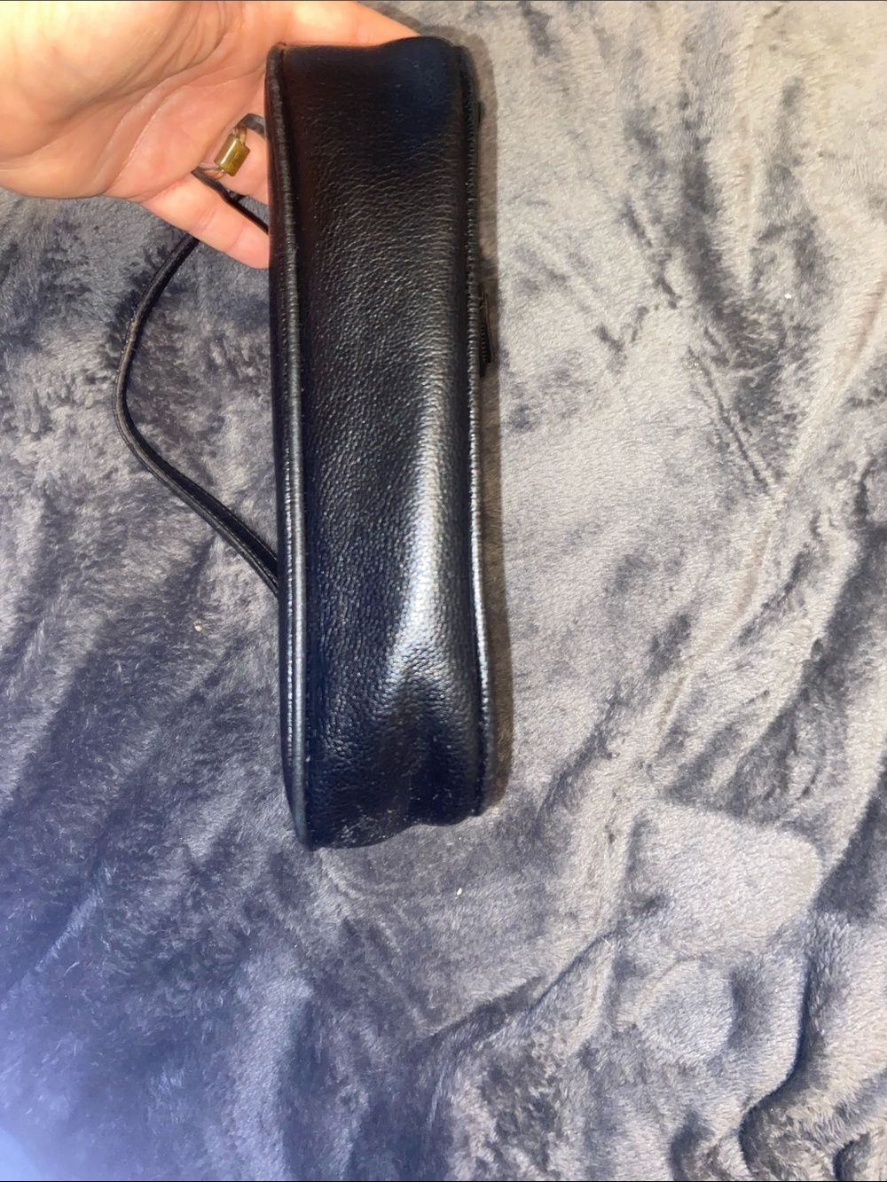 Liz Claiborne Black Pebbled Leather Shoulder Bag with Front Zip Pocket - Picture 4 of 11